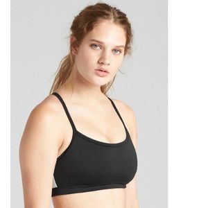 GapFit women’s sports bra